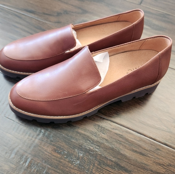 Vionic Kensley Leather Slip-On Lug Sole Platform Loafers. Women's size 9.5. - Picture 3 of 11